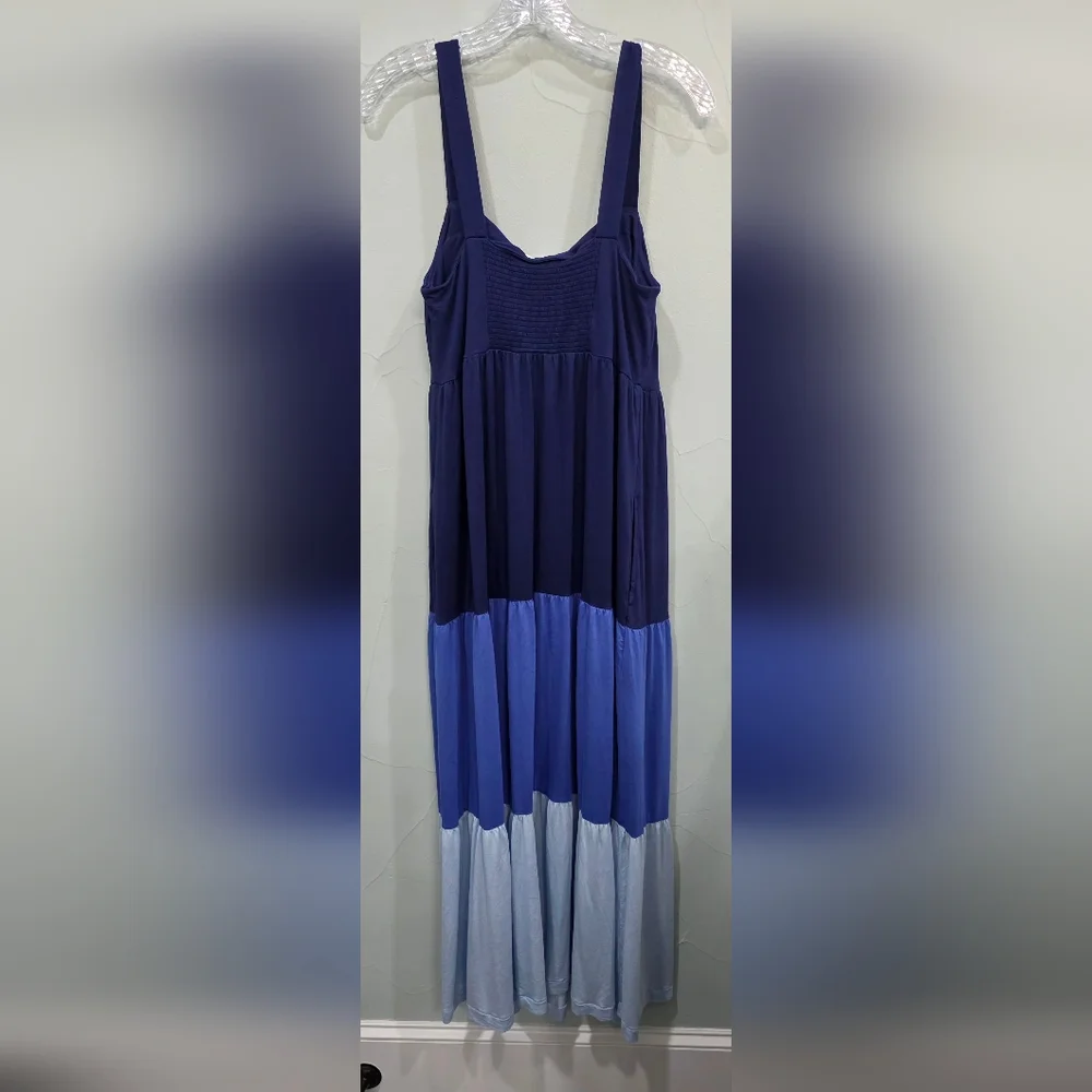 Blue Colorblock Maxi Dress - Picture 3 of 4